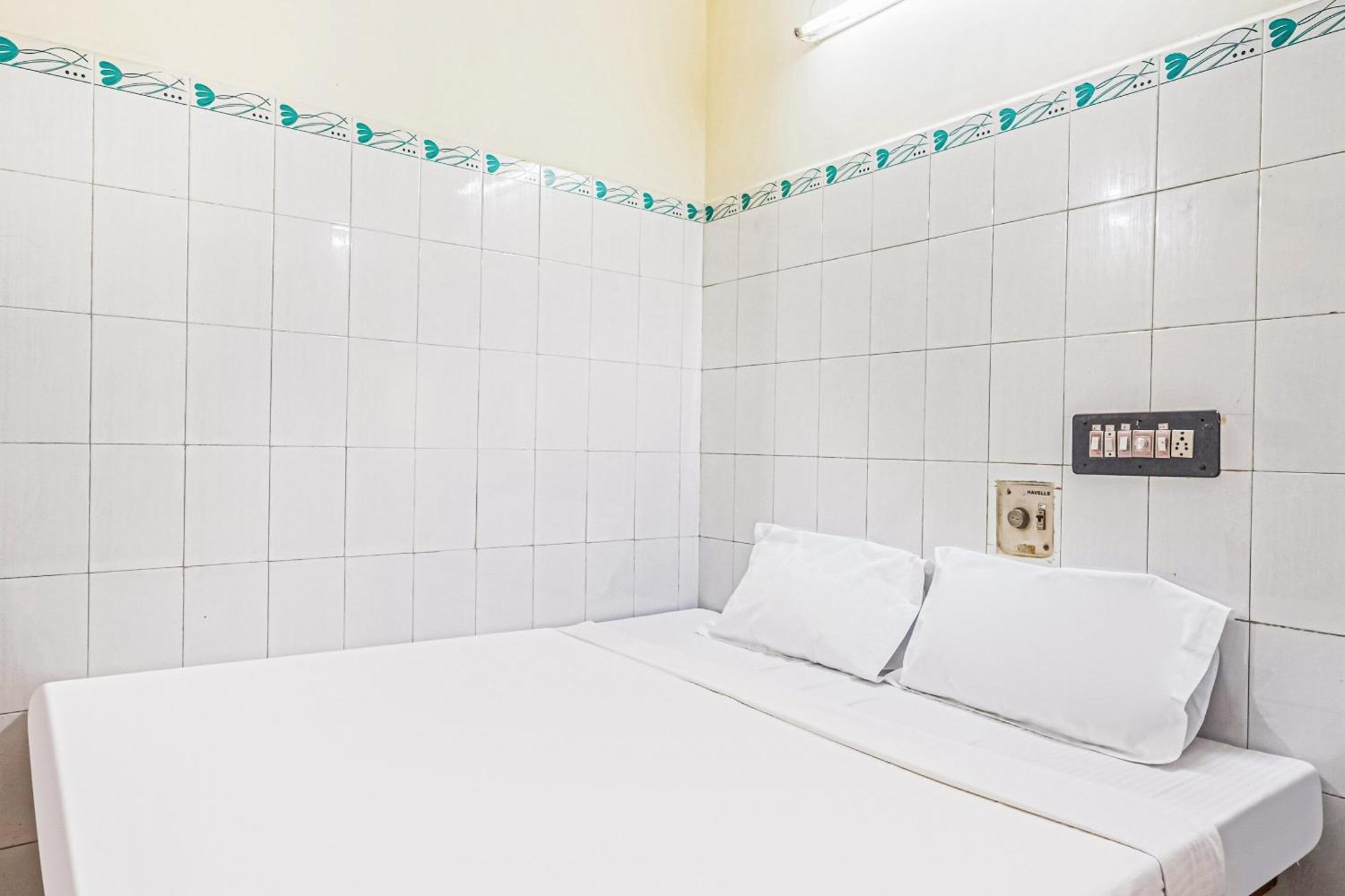 Отель Spot On Venkata Sai Residency Тирупати Экстерьер фото