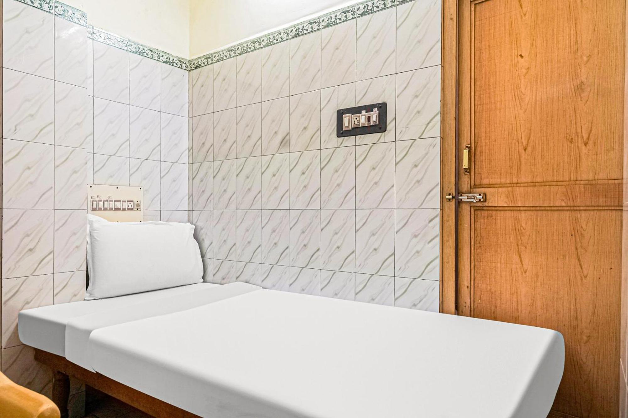 Отель Spot On Venkata Sai Residency Тирупати Экстерьер фото