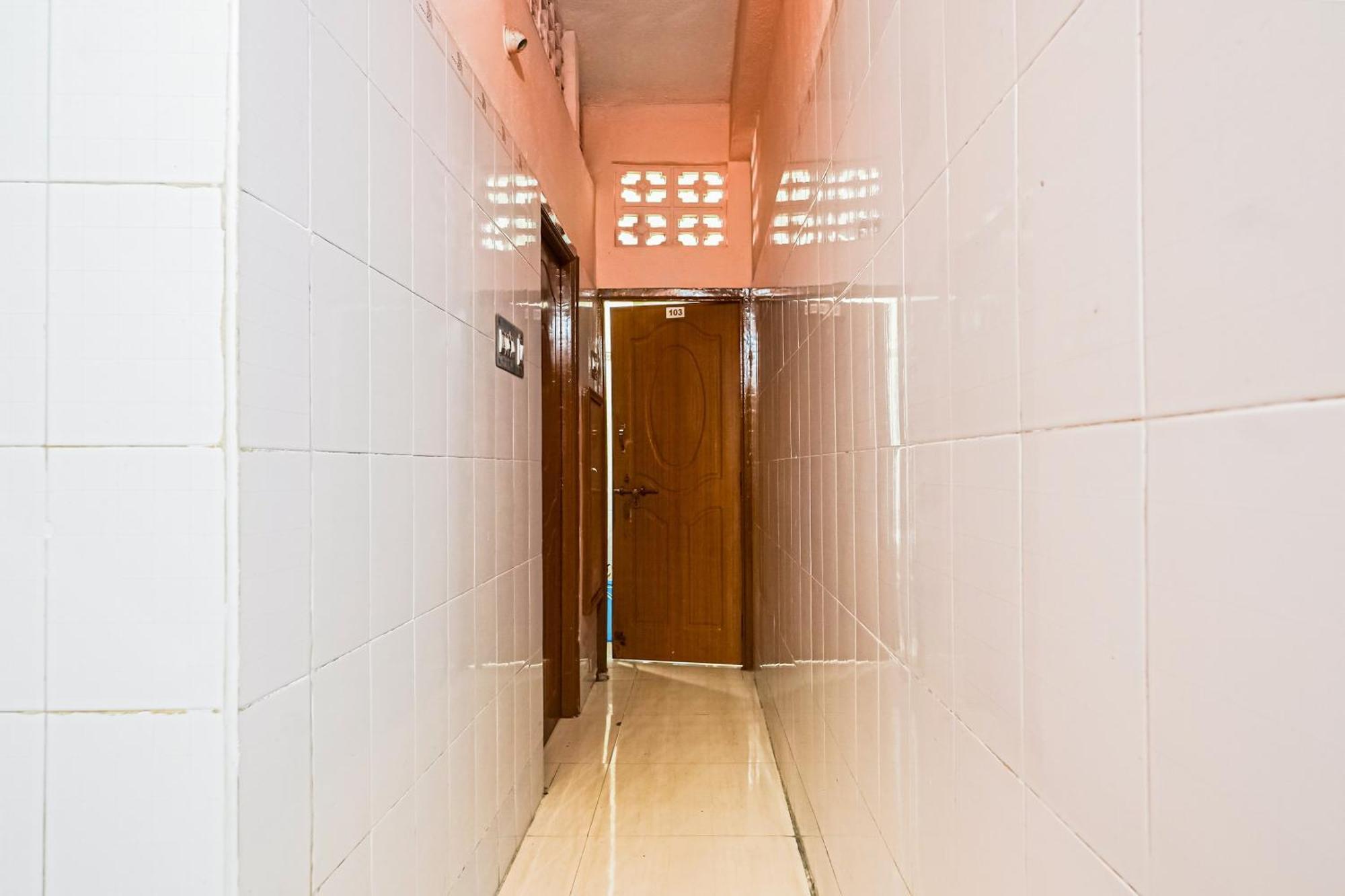 Отель Spot On Venkata Sai Residency Тирупати Экстерьер фото