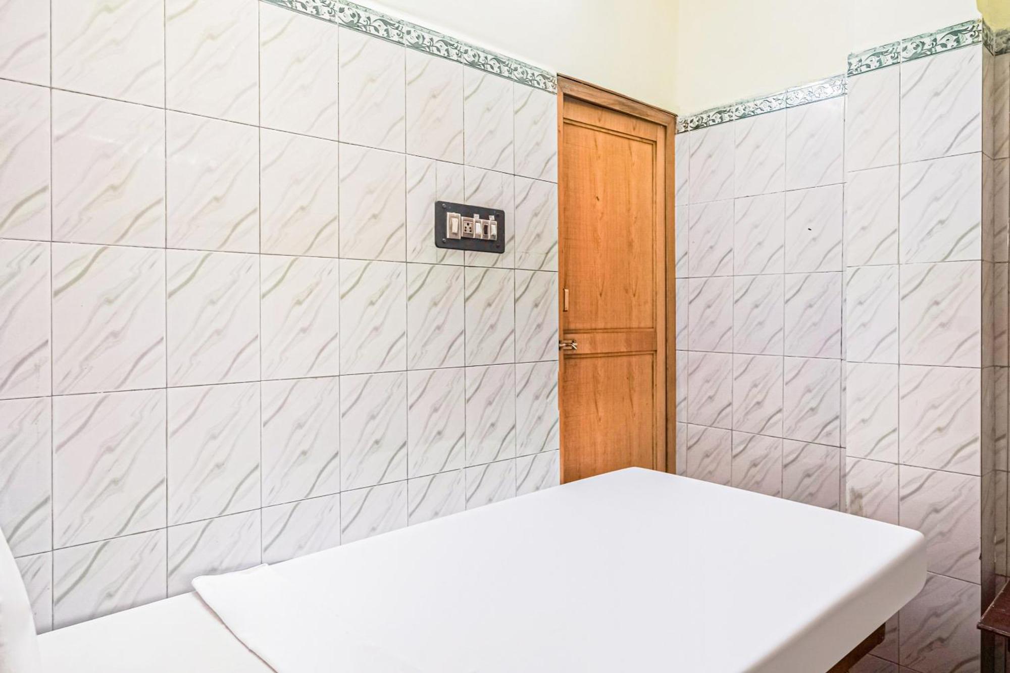 Отель Spot On Venkata Sai Residency Тирупати Экстерьер фото